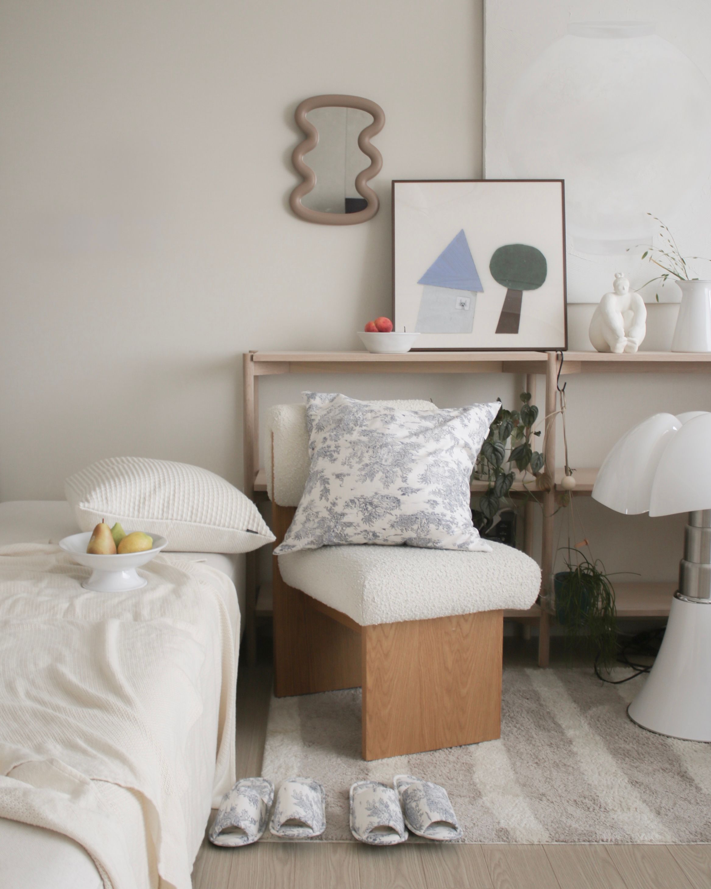 강풍 포스터 거실 인테리어 사진